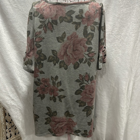 APT 9 Top Grey Pink Roses - Picture 3 of 4